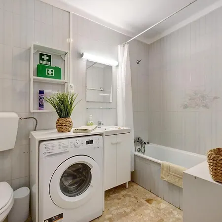 Vau Serenity Apartment